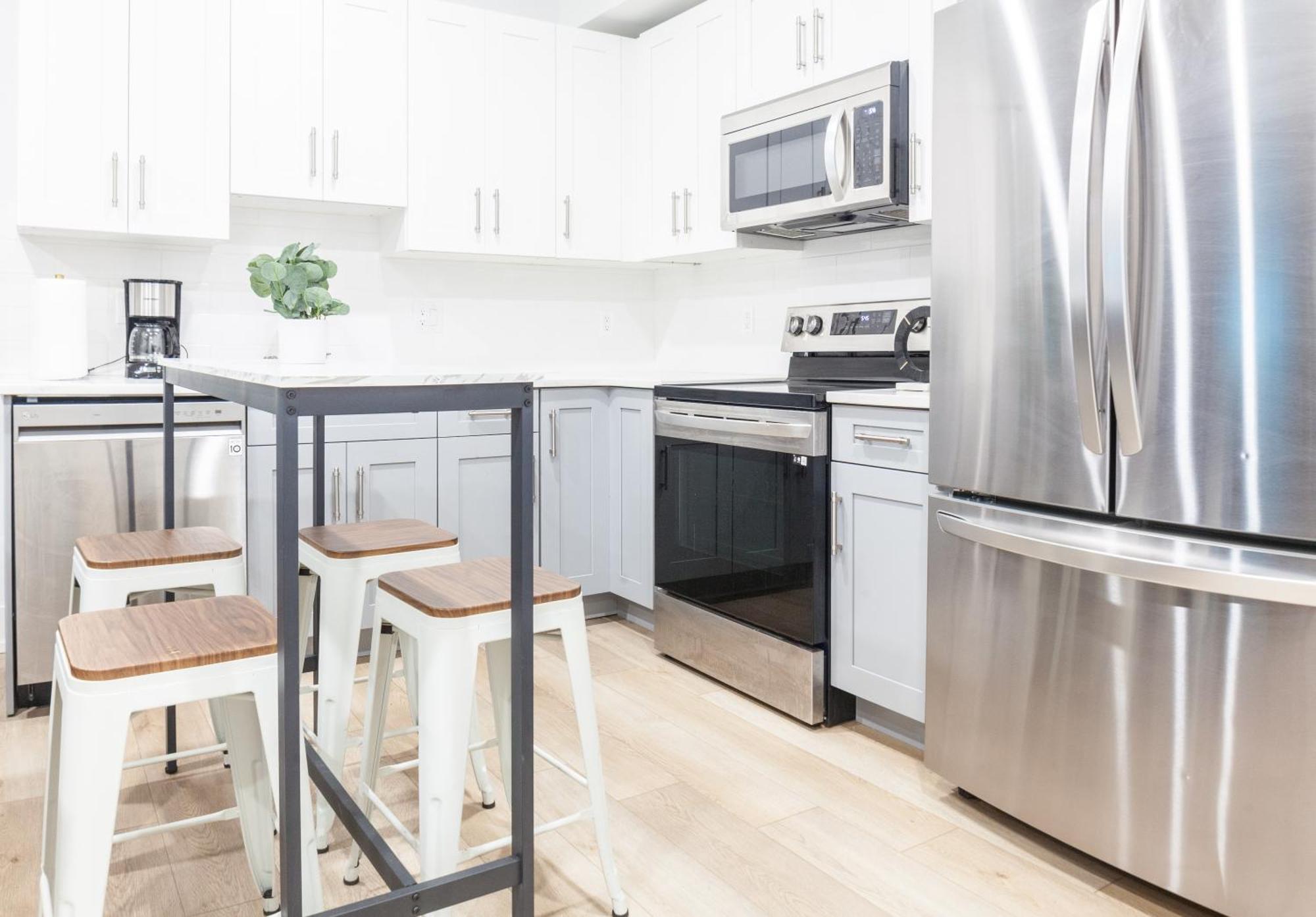 Apartment 2bedroom 2bath - Wd,trendy - Wifi-free-parking *