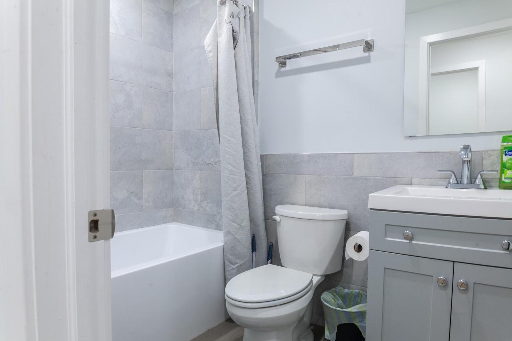 2bedroom 2bath - Wd,trendy - Wifi-free-parking Philadelphia
